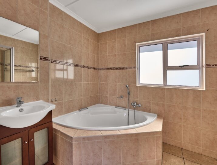 5 Bedroom Property for Sale in Dana Bay Western Cape